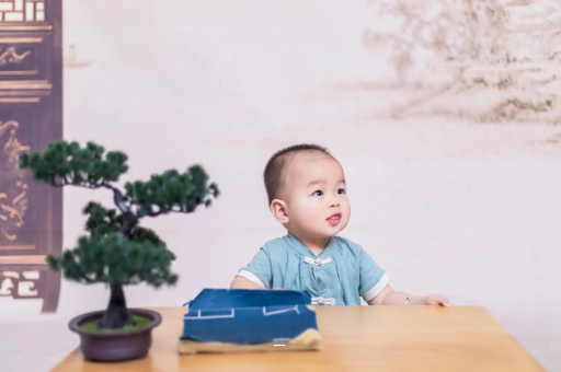 莱阳宝宝吐黄水是怎么回事 莱阳宝宝吐黄水是怎么回事